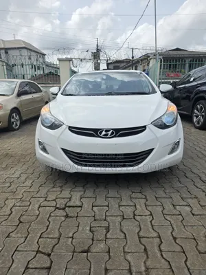 Hyundai Elantra Limited Sedan FWD (1.8L 4cyl 6A) 2013 White
