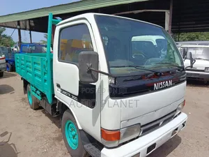 Nissan Cabster Green