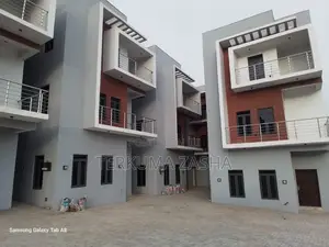4bdrm Townhouse / Terrace in Mabushi for rent
