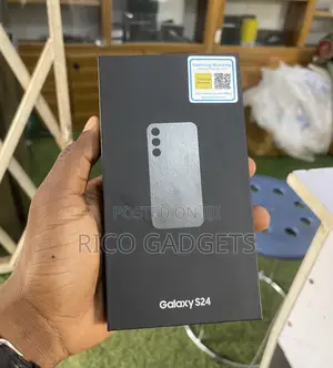 New Samsung Galaxy S24 128 GB Silver