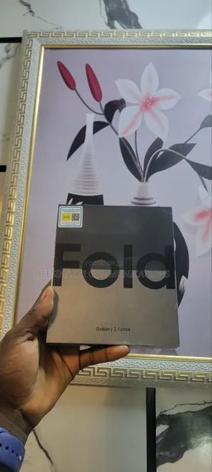 New Samsung Galaxy Z Fold4 512 GB Black