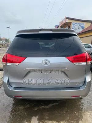 Toyota Sienna 2014 Silver