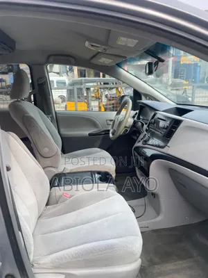 Toyota Sienna 2014 Silver
