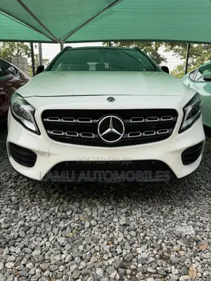 Mercedes-Benz GLA-Class 2019 White