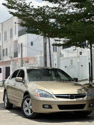 Honda Accord 2004 Gold