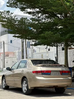 Honda Accord 2004 Gold