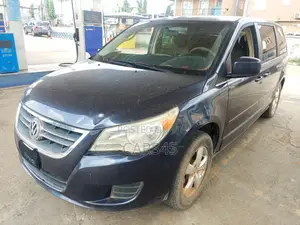 Volkswagen Routan 2009 Blue