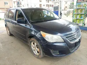 Volkswagen Routan 2009 Blue