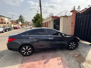 Hyundai Sonata Limited 2.0T Sedan (2.0L 4cyl 6A) 2011 Gray