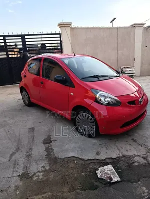 Toyota Aygo 2009 Red
