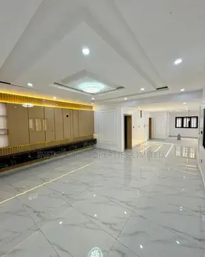 6bdrm Duplex in Vgc Estate for rent
