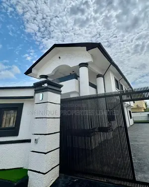 6bdrm Duplex in Vgc Estate for rent