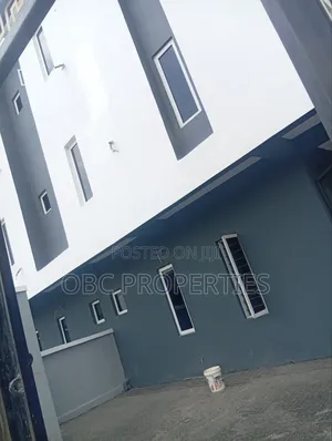 Newly Built 2 Bedrooms Flat With Rooms Ensuite