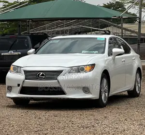 Lexus ES 350 FWD 2015 White