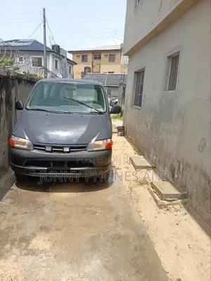 Toyota HiAce 2003 Grey