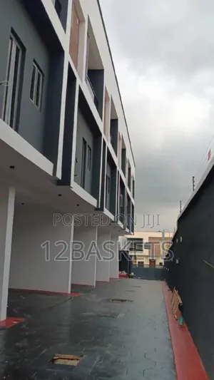 Furnished 4bdrm Duplex in Maryland for sale