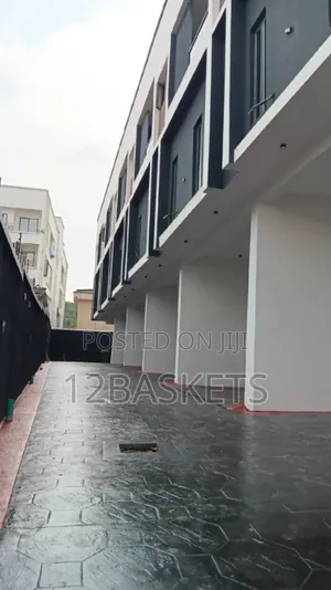 Furnished 4bdrm Duplex in Maryland for sale