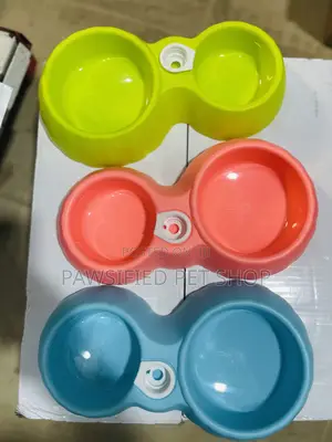 Double Plastic Bowl With Water Dispenser