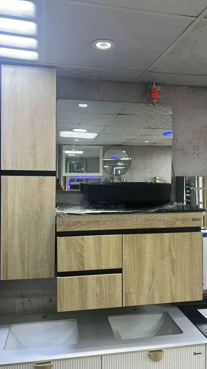 Wall Cabinet With Side Shelf