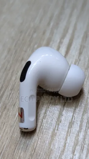 95% New Apple Airpods Pro (1st Gen) - Right Ear