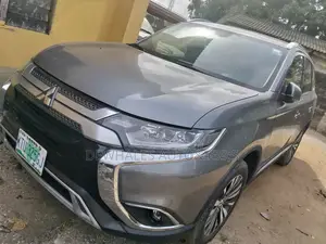 Mitsubishi Outlander 2020 Gray