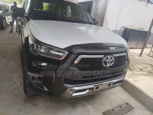 New Toyota Hilux 2025 Black