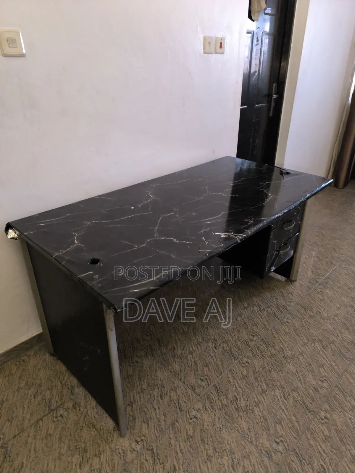 Executive Office Table – Strong Durable (4.1ft)