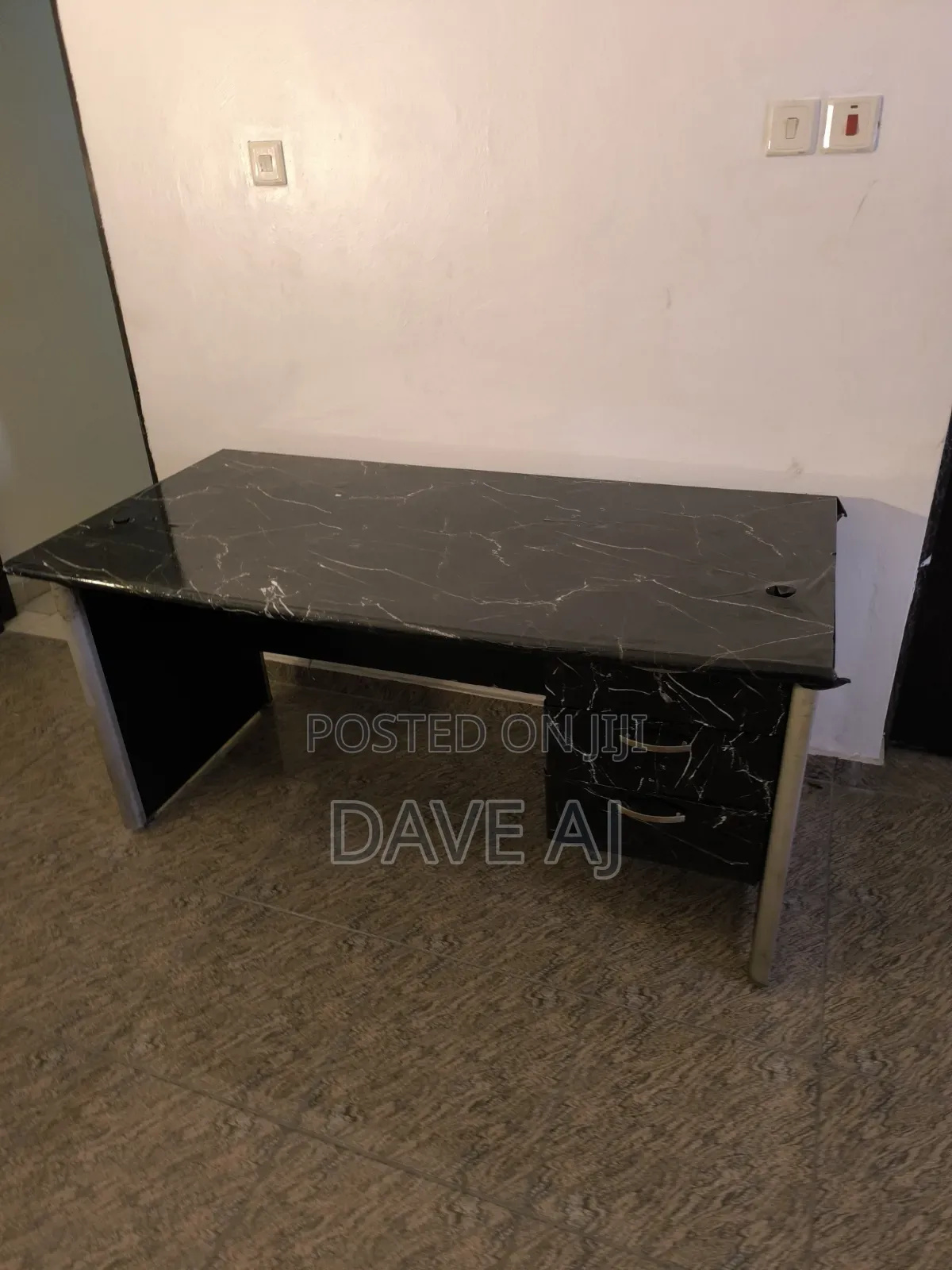 Executive Office Table – Strong Durable (4.1ft)