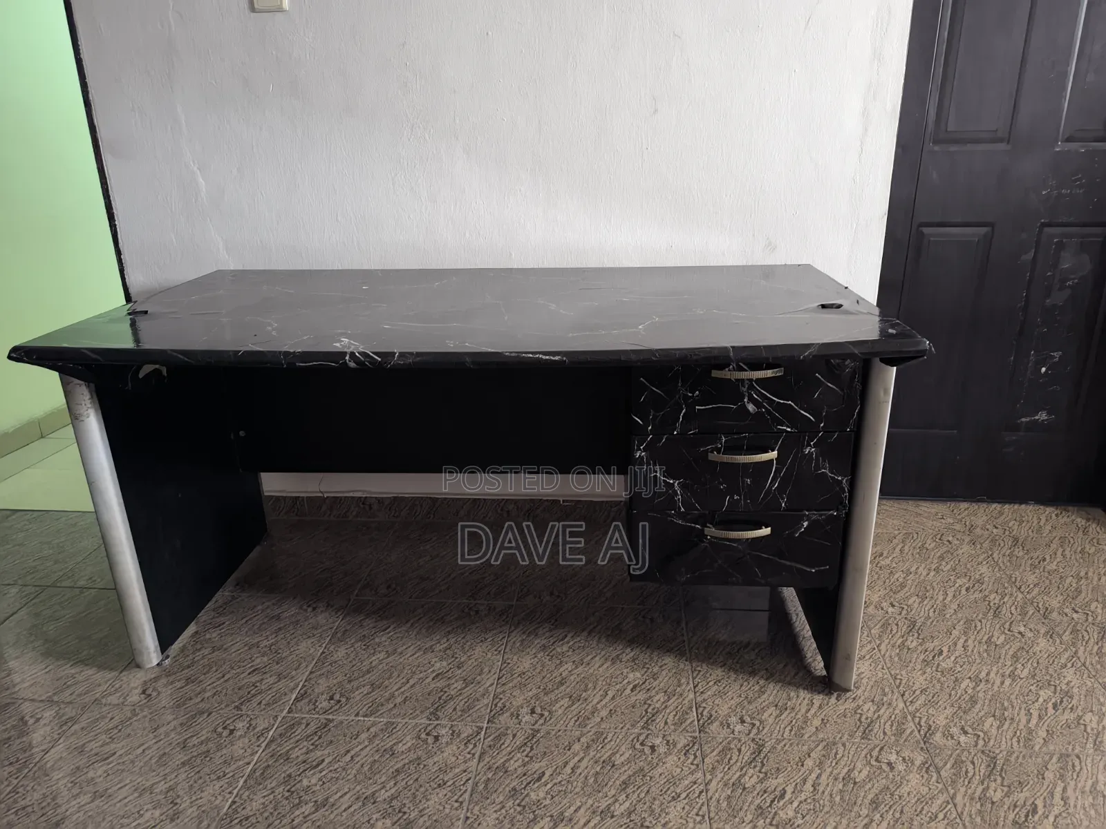Executive Office Table – Strong Durable (4.1ft)