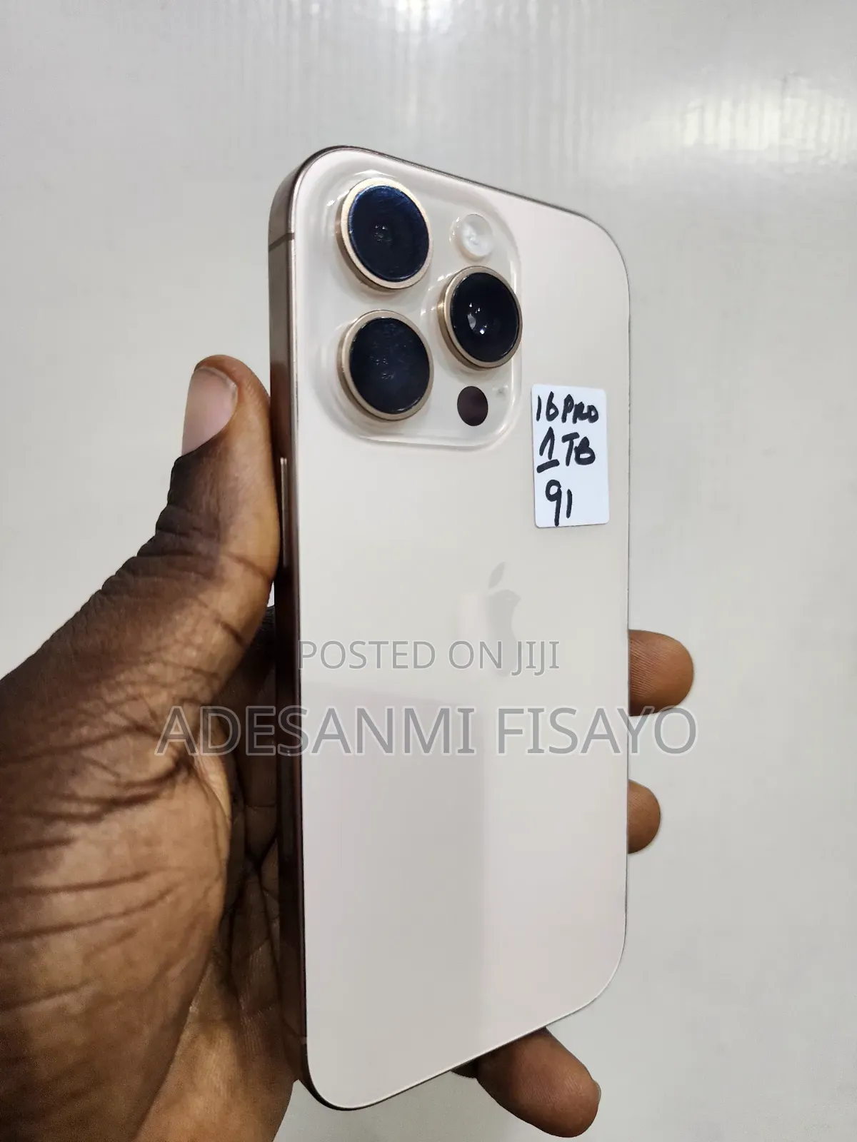 Apple iPhone 16 Pro 1 TB Gold
