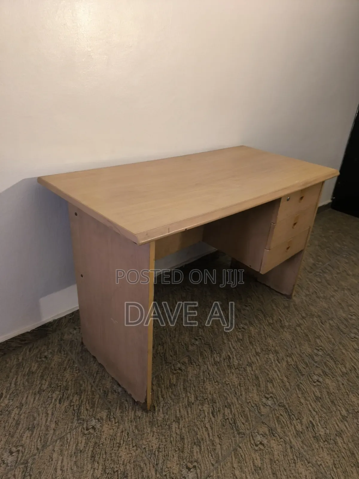 Compact Office Table – Durable Space Saving (4ft)