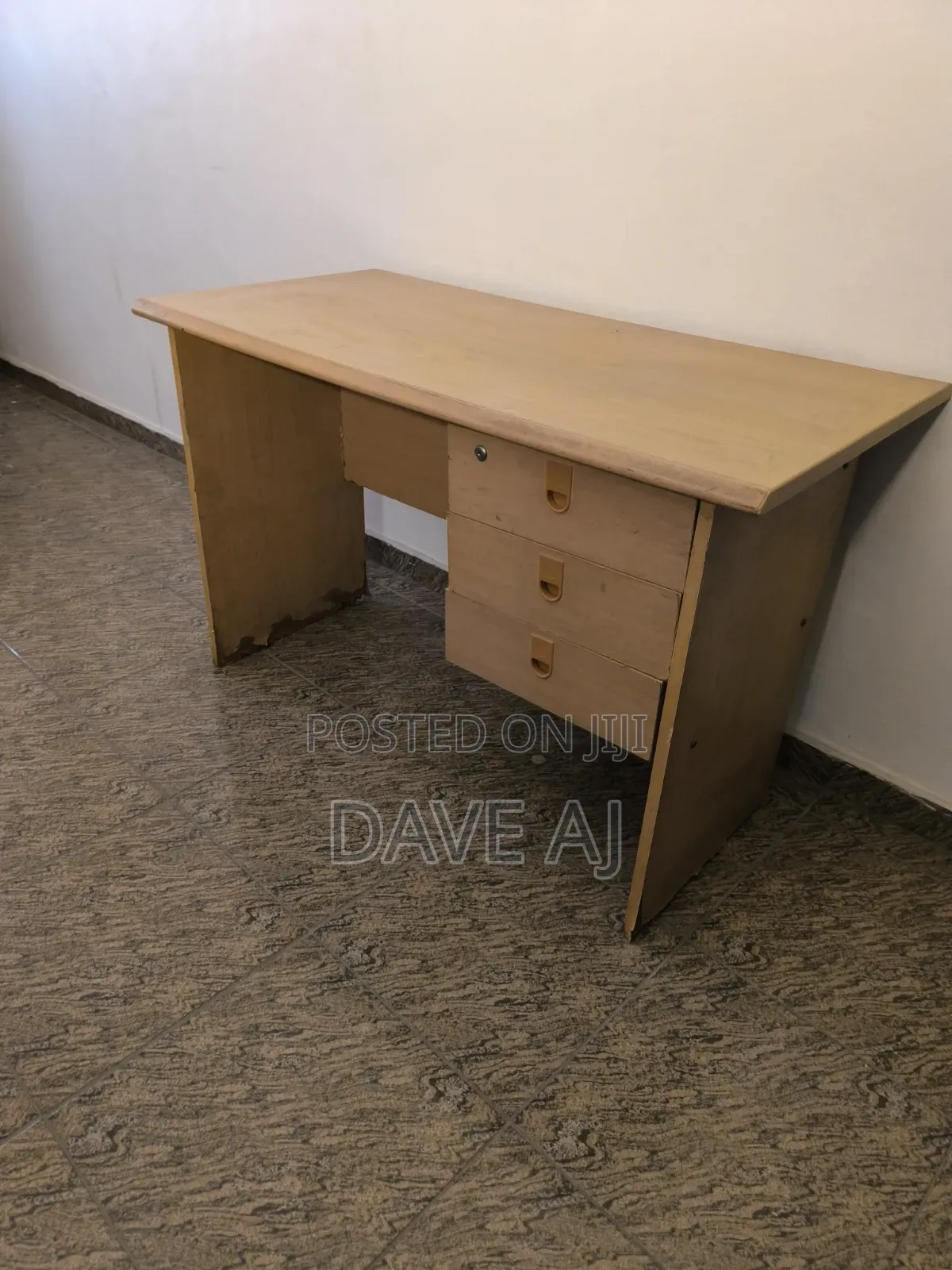 Compact Office Table – Durable Space Saving (4ft)