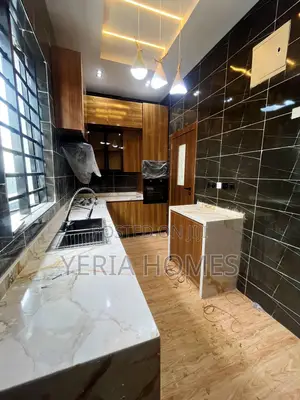 4bdrm Duplex in Ikota Gra for sale
