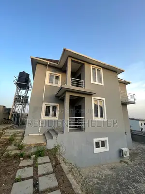 4bdrm Duplex in Idu Industrial for sale