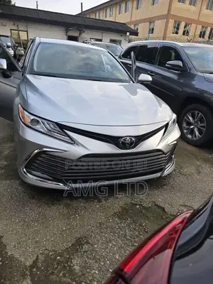 New Toyota Camry XLE 2024 Silver