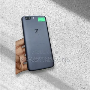 OnePlus 5 128 GB Black