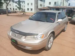 Toyota Camry Automatic 1999 Gold