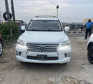 Lexus LX 570 AWD 2013 White