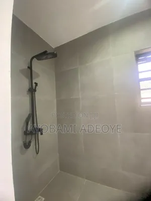 2bdrm Apartment in Oba Musa Estate, Agungi for rent