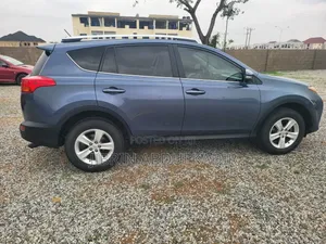 Toyota RAV4 XLE 4dr SUV (2.5L 4cyl 6A) 2015 Blue