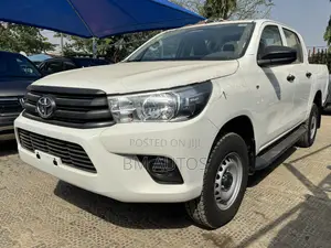 New Toyota Hilux 2025 White