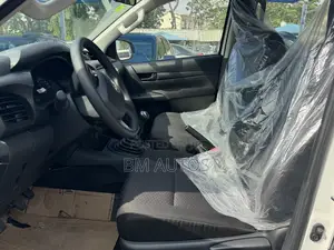 New Toyota Hilux 2025 White