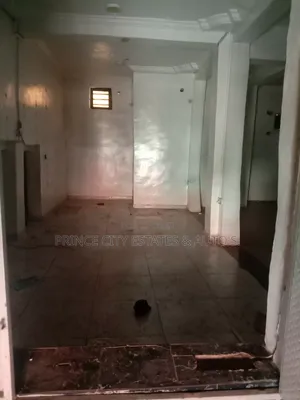 Shop to Let in Surulere