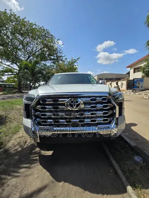 Toyota Tundra Limited 2022 White