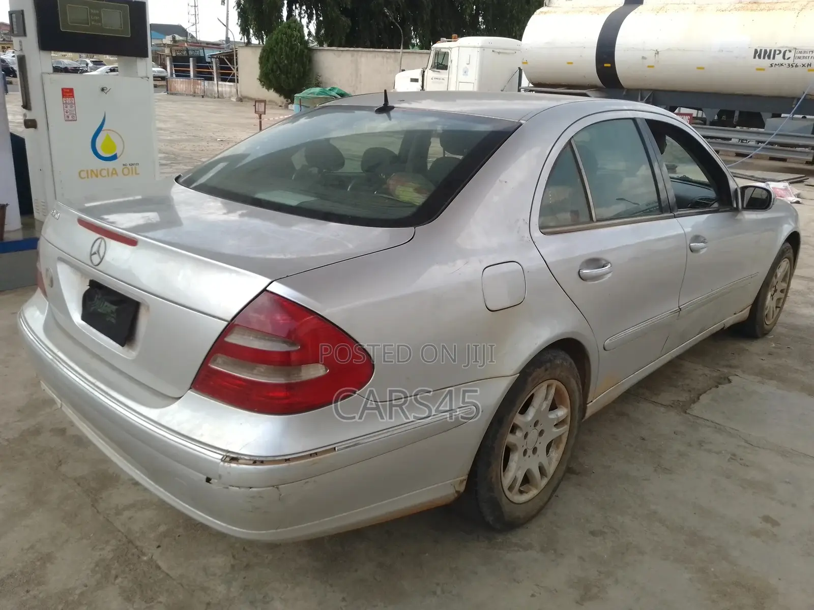 Mercedes-Benz E320 2004 Silver