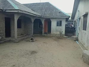 8bdrm Block of Flats in Mosafejo Badagry for sale