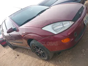 Ford Focus 2005 Red