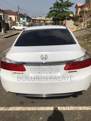 Honda Accord Touring V-6 4dr Sedan (3.5L 6cyl 6A) 2014 Off white