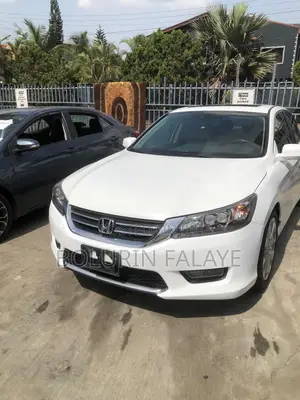 Honda Accord Touring V-6 4dr Sedan (3.5L 6cyl 6A) 2014 Off white
