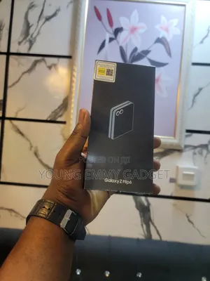 New Samsung Galaxy Z Flip6 256 GB Black